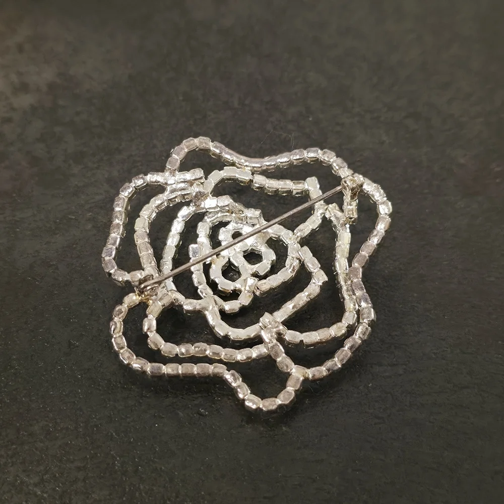 Open-Work Rhinestone Rose Brooch – 2